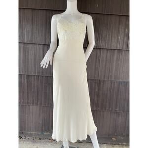 🔥Vintage 100% Silk Claire’s Rose Off White Sheer Lace Bodice Long Nightgown